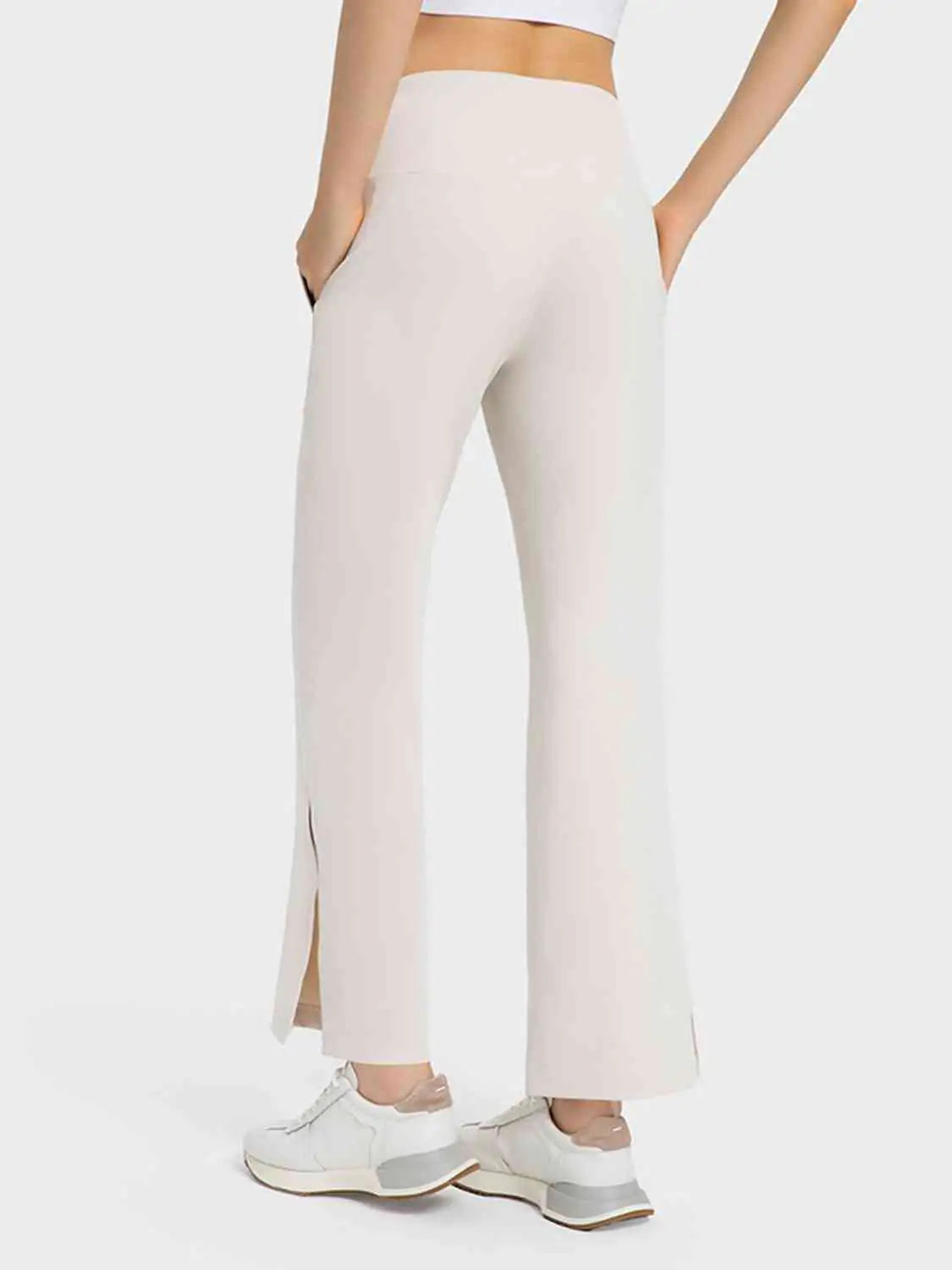 Pantalones deportivos con abertura