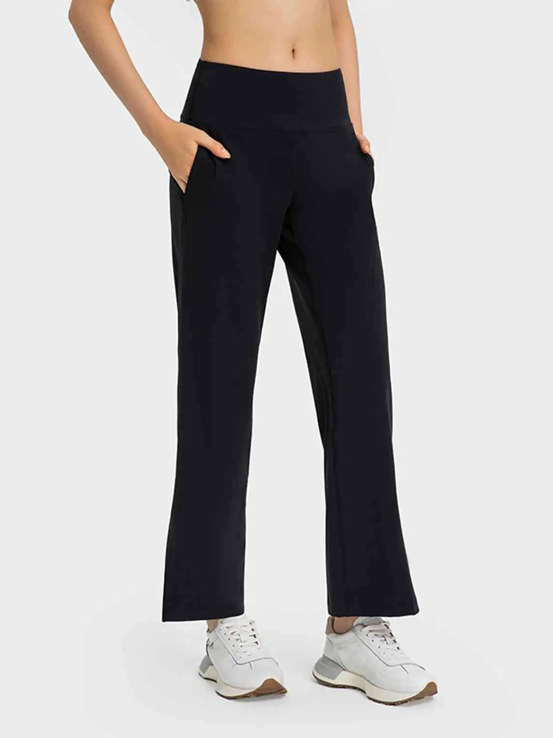 Pantalones deportivos con abertura