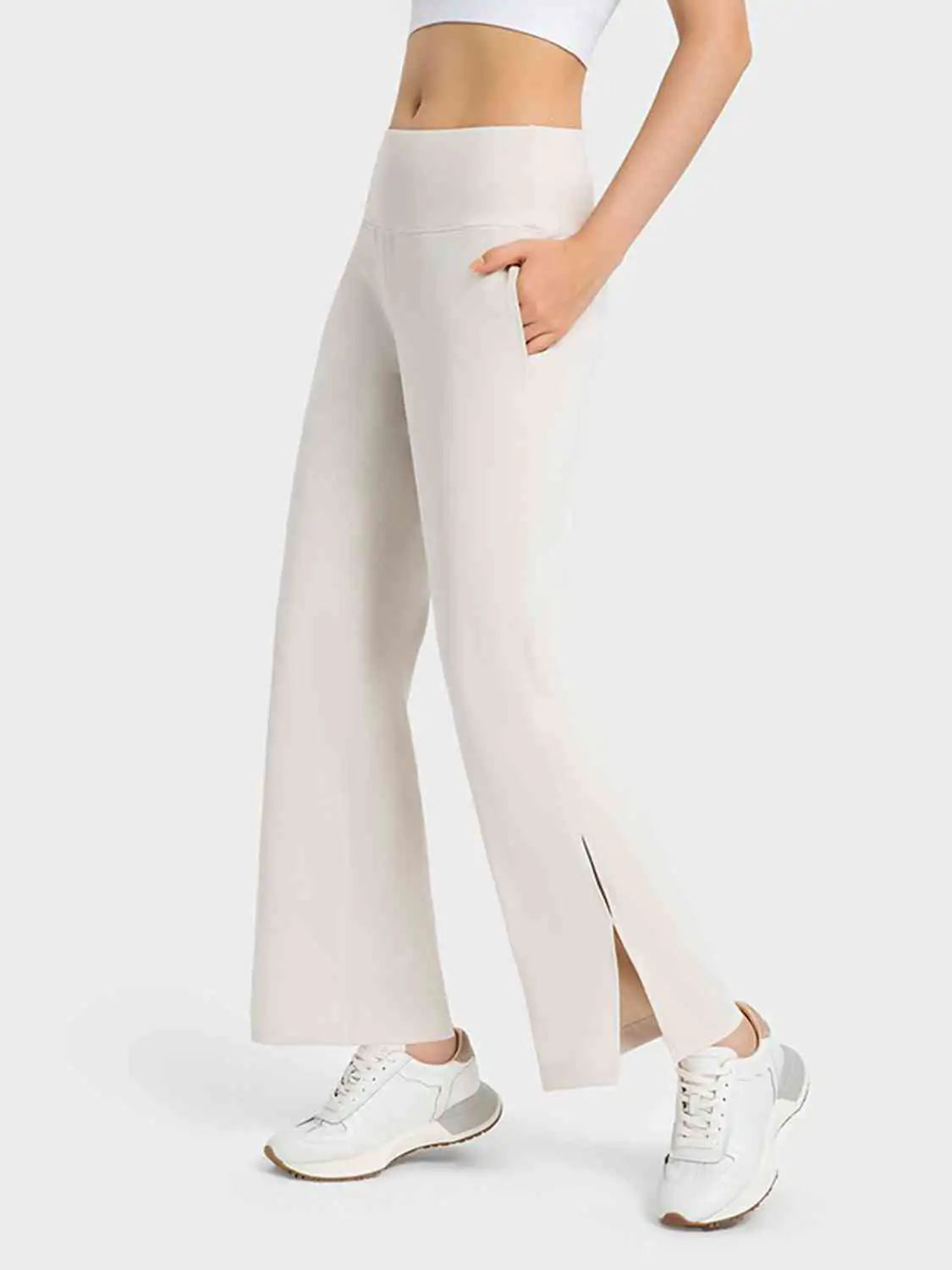 Pantalones deportivos con abertura
